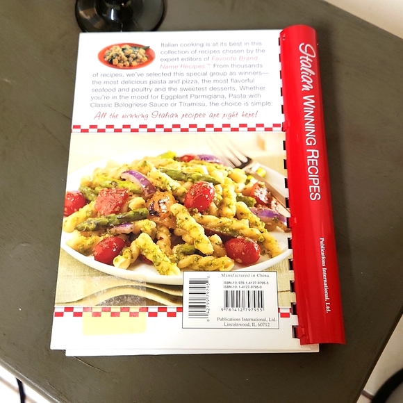 Italian Winning Recipes from Editors of Favorite Brand Name Recipes - Picture 3 of 5